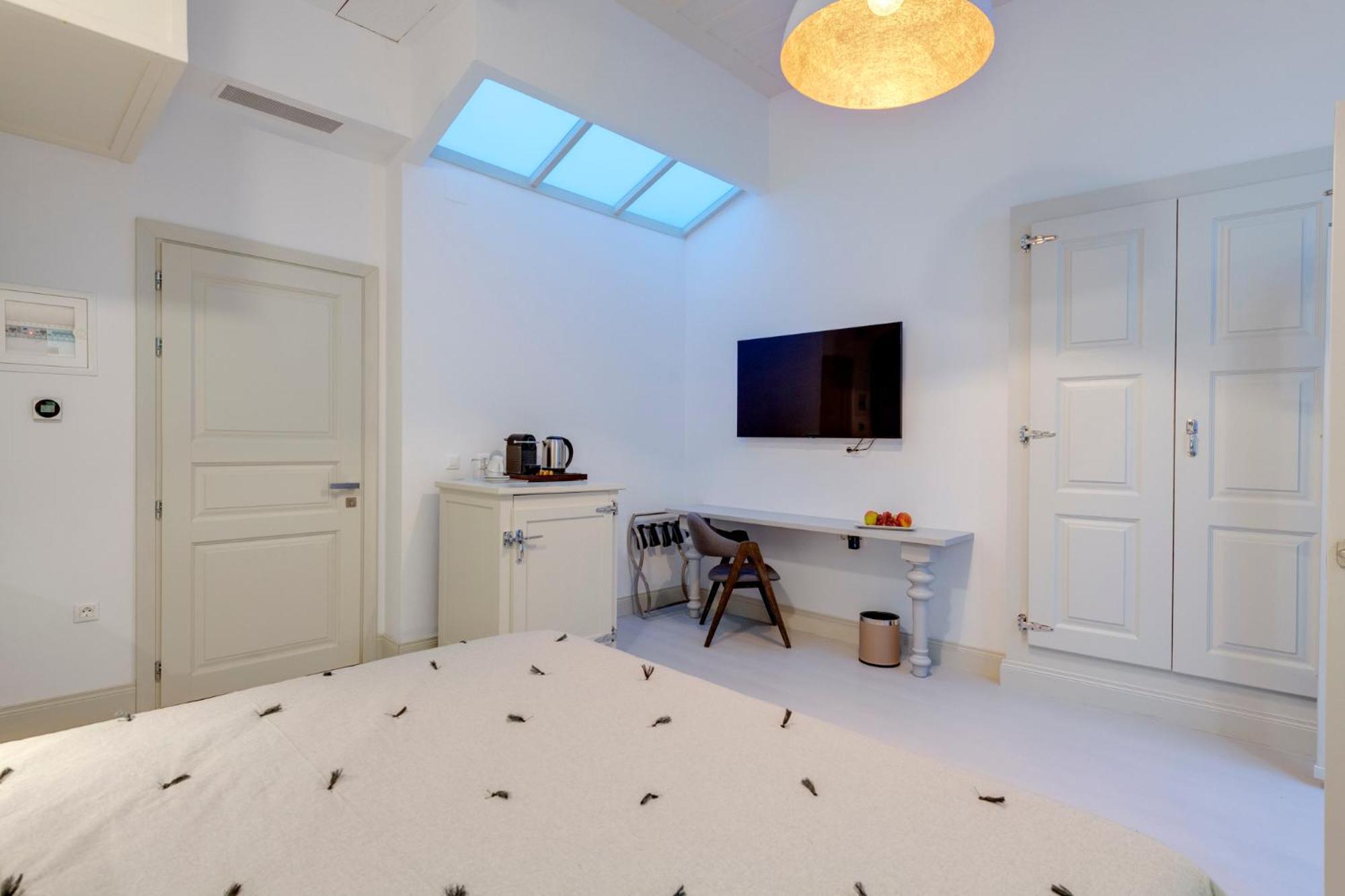 Отель Skylight Эрмуполис Экстерьер фото